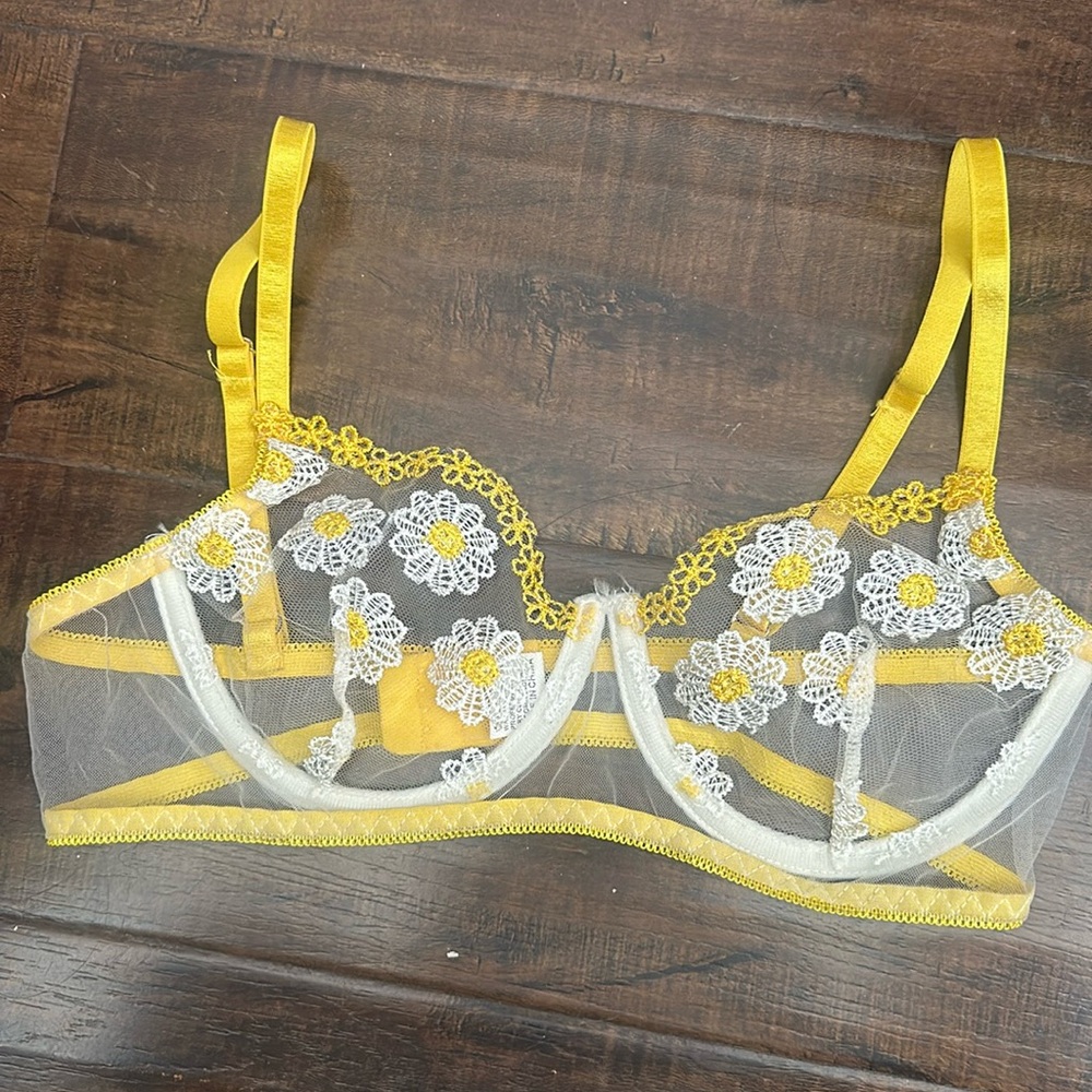 True Vintage Piece Perfect Festival Wear! Embroidered 🌼 Daisy’s - Picture 1 of 2